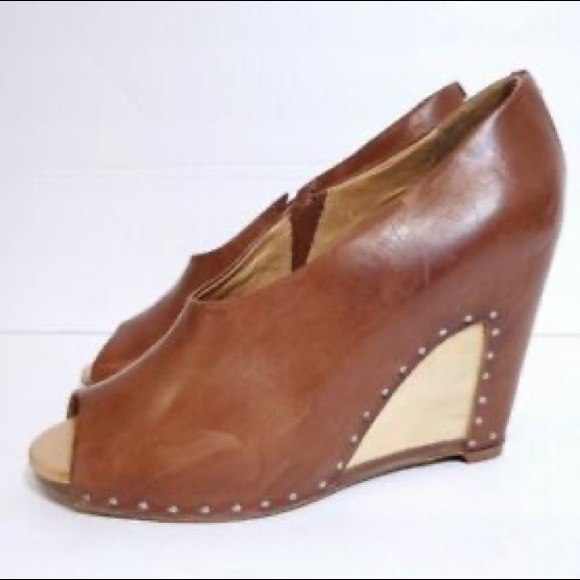 Maison Martin Margiela Shoes - MAISON MARTIN MARGIELA Peep Toe Wedges Brown